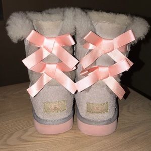 Girls ugg boots size 2